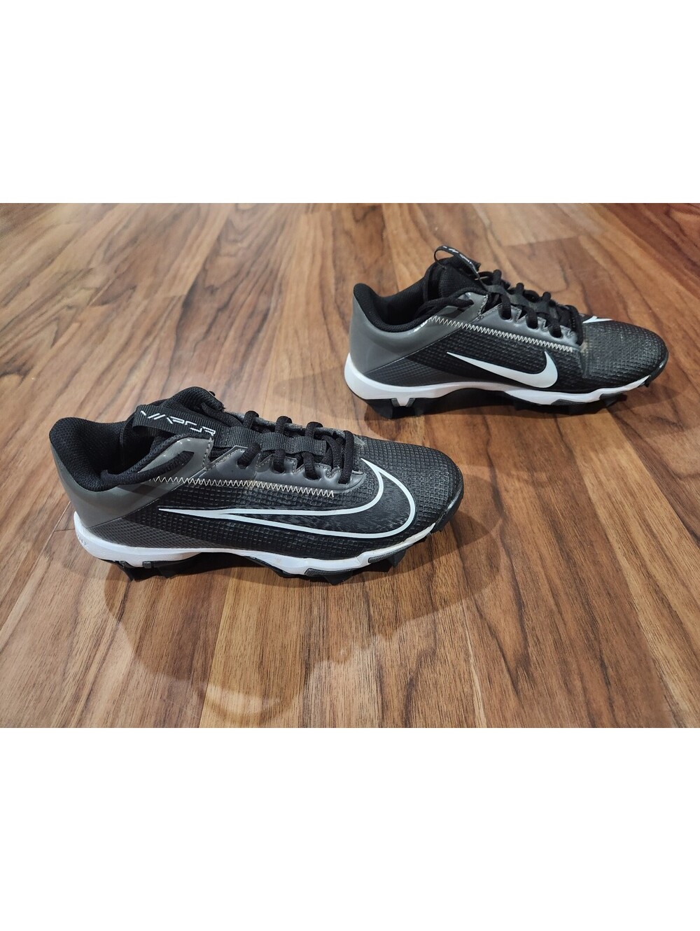 Nike Vapor Edge Shark 2 Youth Football Cleats Black/Iron Grey/White Sz 6Y